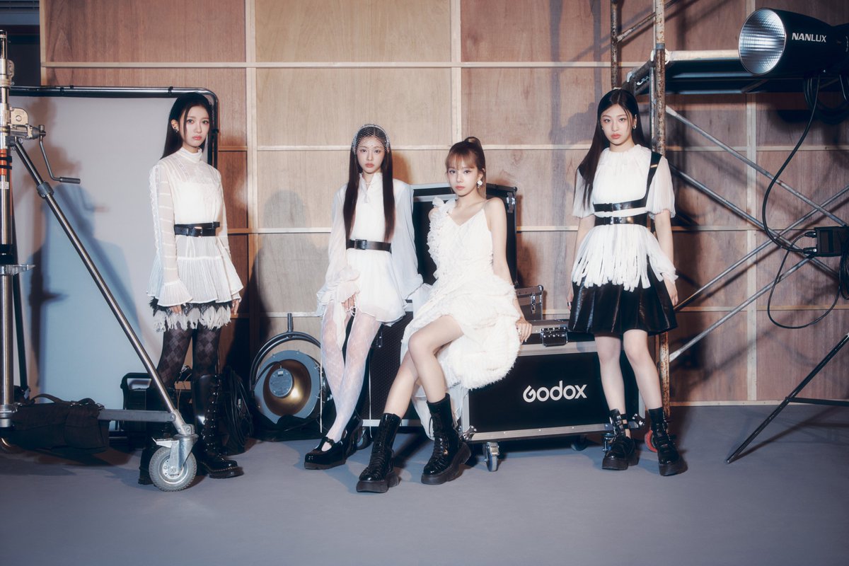 Baby DONT Cry Kpop girl group