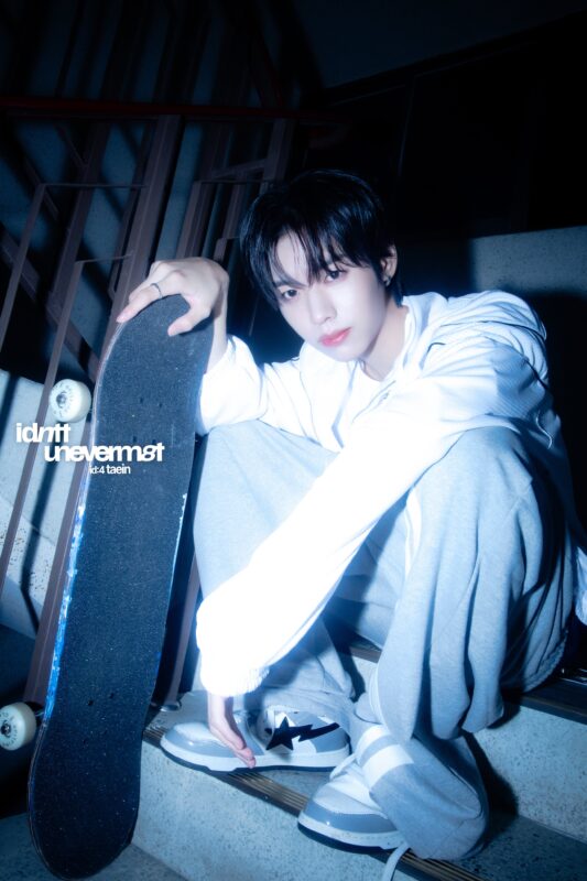 Choi TaeIn unvermet idntt Home Boy ver.