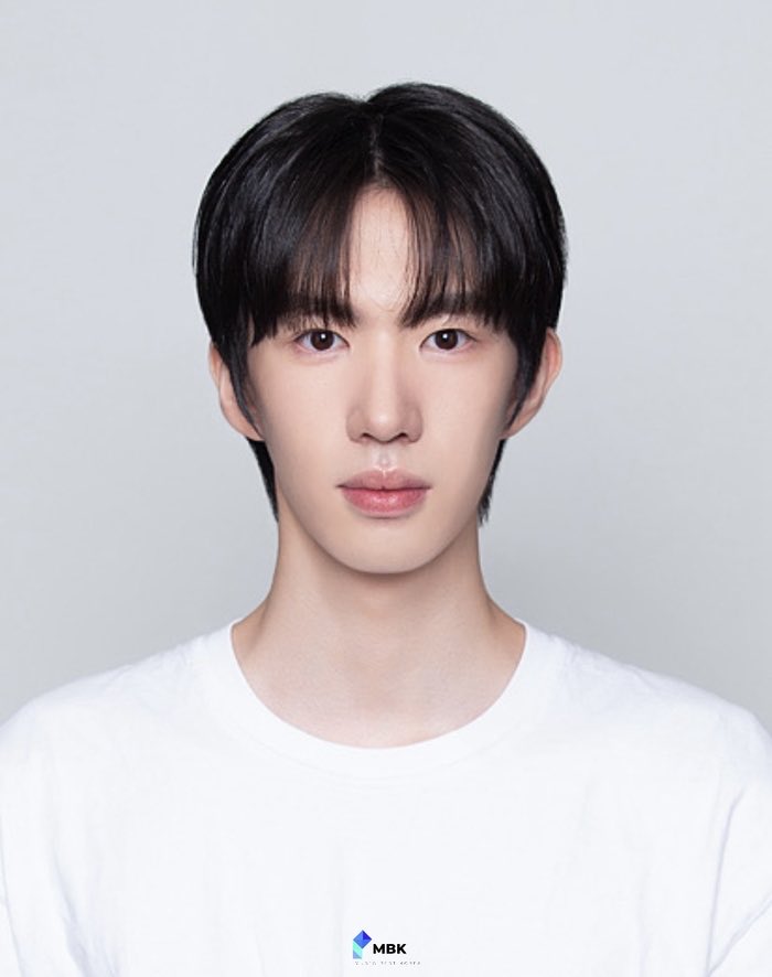 Air100 member Ha Mingi