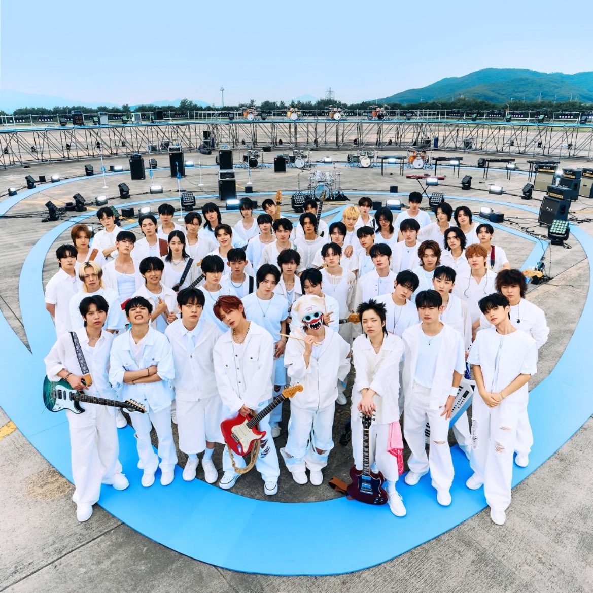 STEAL HEART CLUB Group Photo