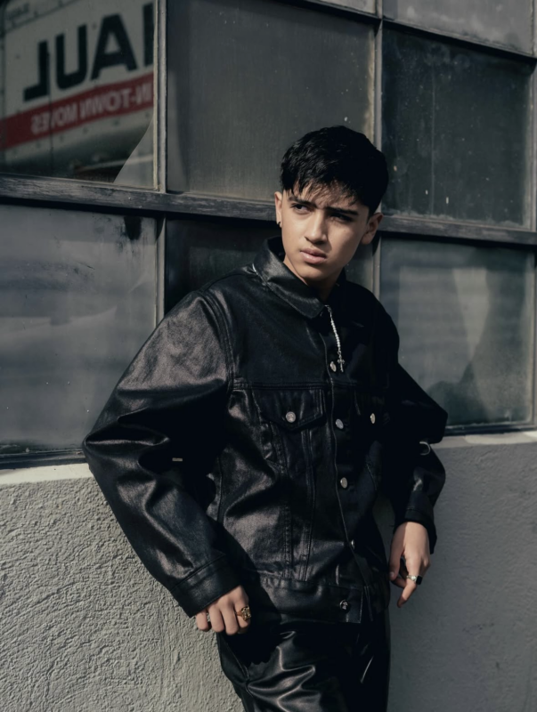 Kenneth (Santos Bravos)